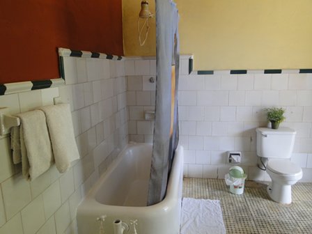 'Bano 1' Casas particulares are an alternative to hotels in Cuba. Check our website cubaparticular.com often for new casas.